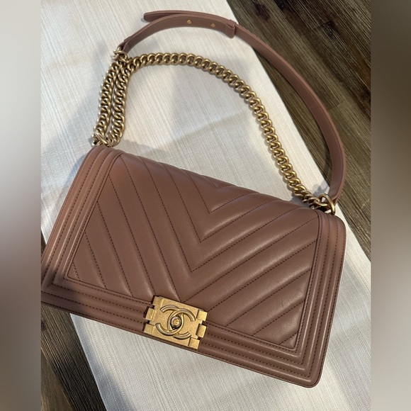 CHANEL Brown Crossbody Bag with Gold Accents - Picture 2 of 16